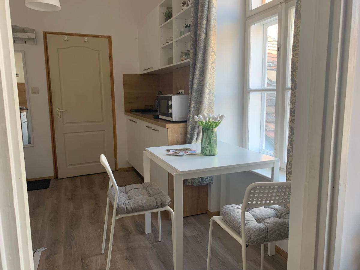 Studio77 Apartman Apartment Шопрон Екстериор снимка